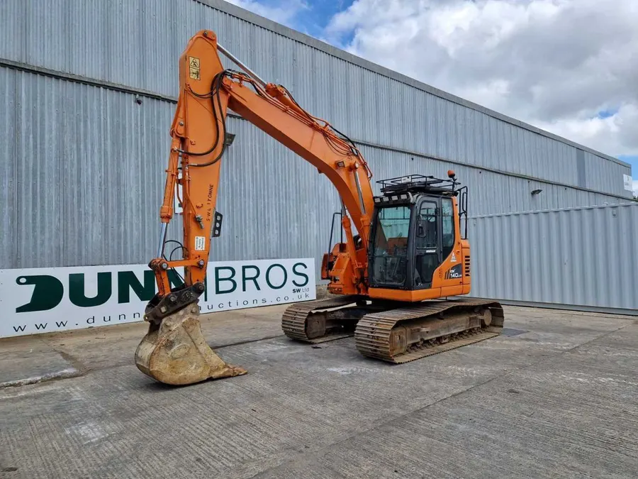2015 Doosan DX140LCR excavator